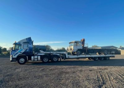 Our various-sized tilt trays make it easy to transport anything from cars to machinery up to 20 Tonne vehicles! This truck was transported from Gawler to Inman Valley.